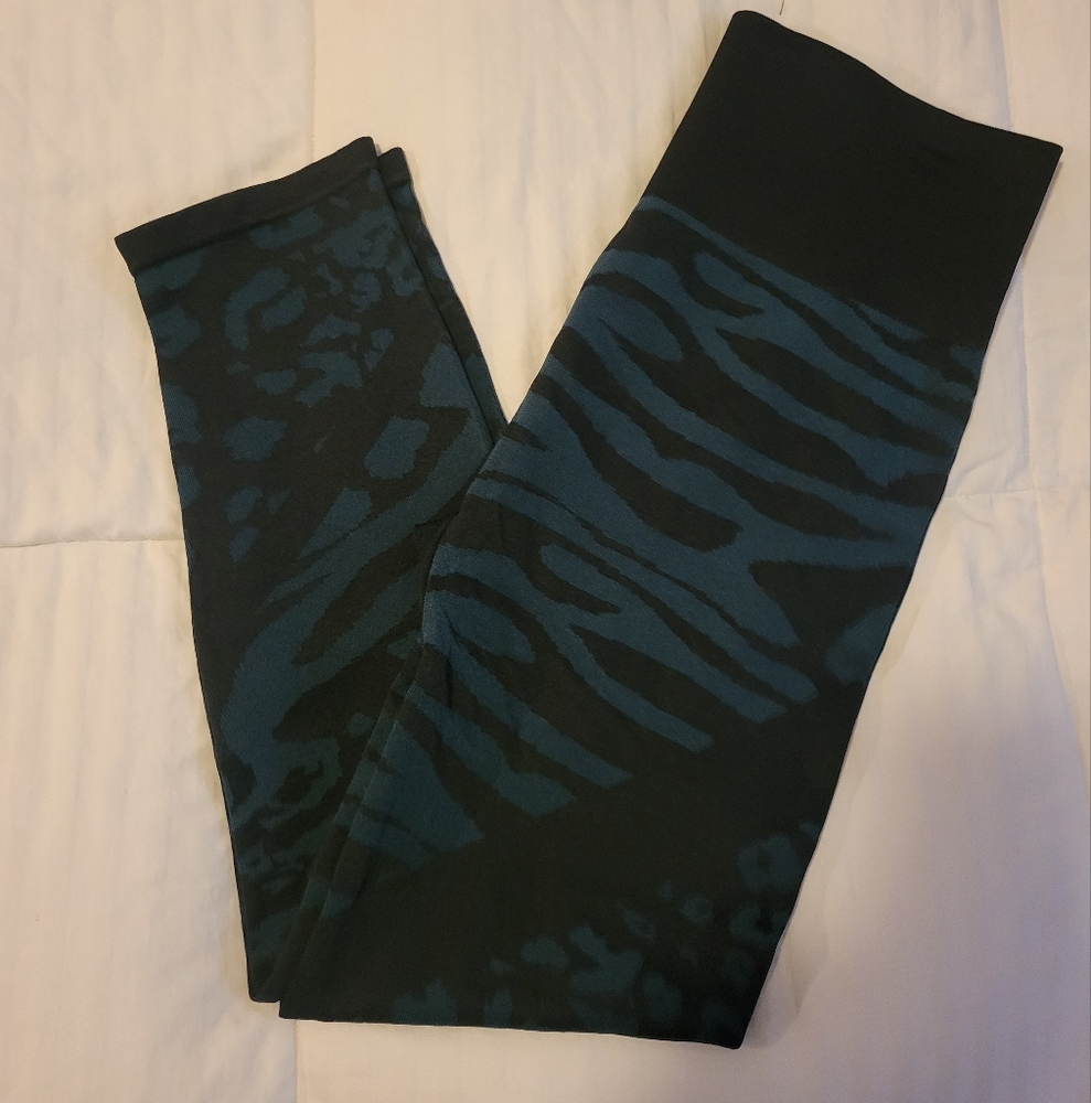 Women's XL leggings green stripes